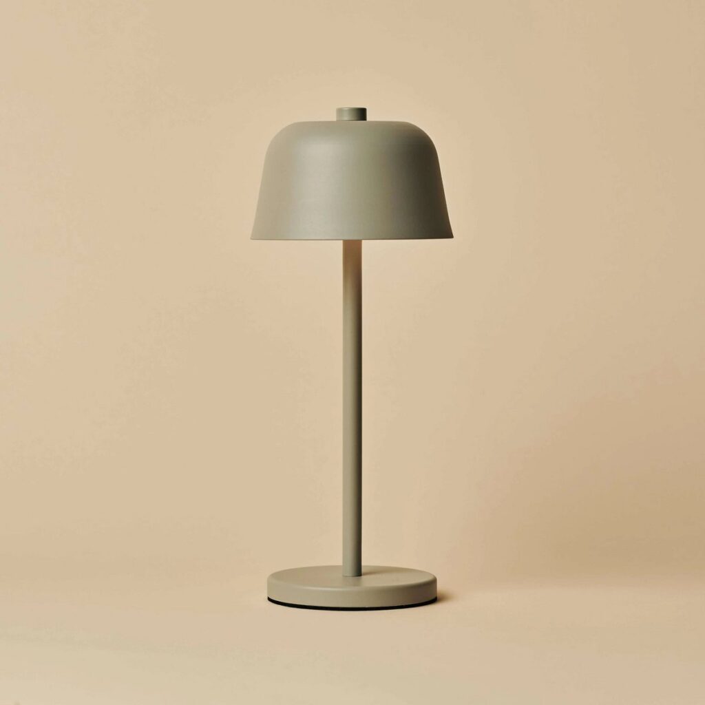 Anton Tischlampe Grau - wiederaufladbare, kabellose Tischlampe aus Metall
