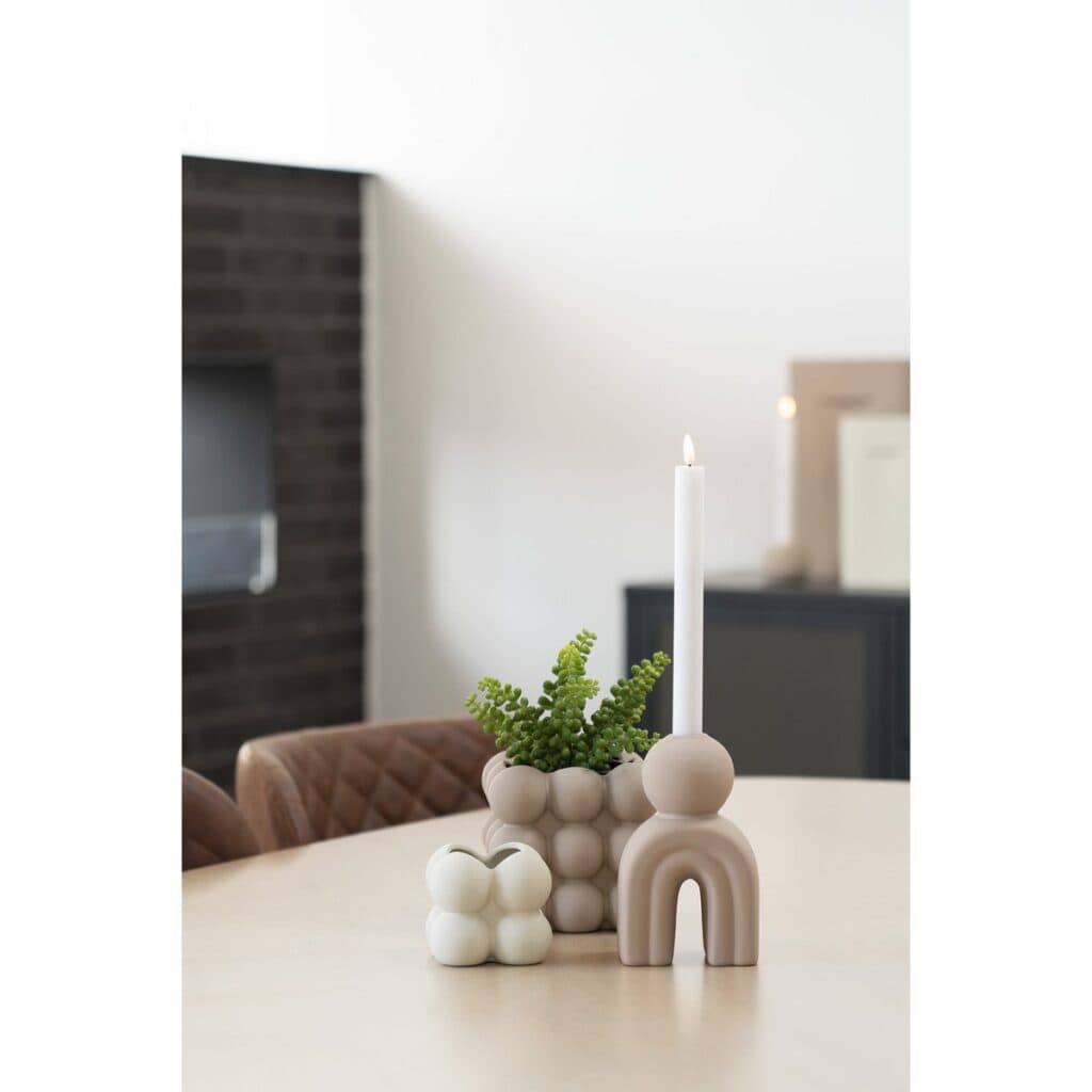 Eila Kerzenhalter Braun aus Steinzeug mit gewölbtem Design