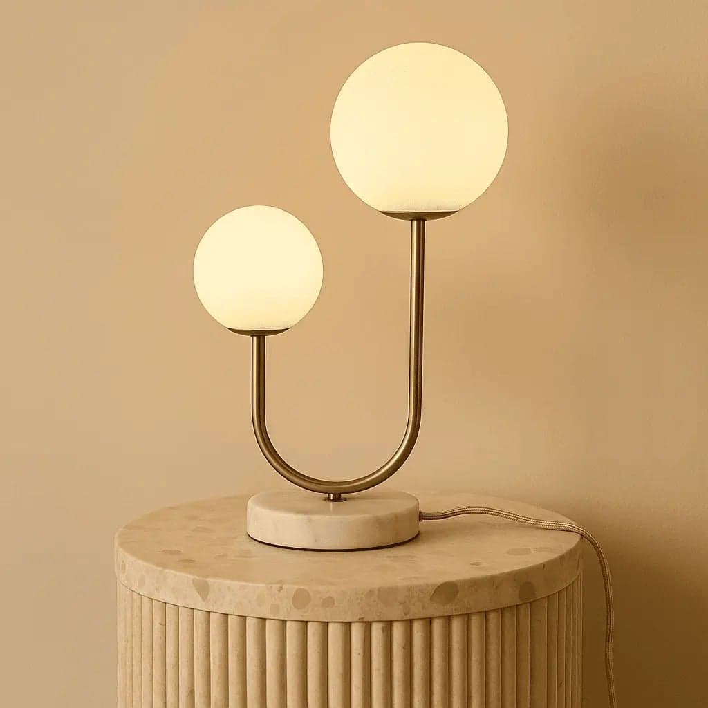 Giorgia Tischlampe Gold - elegante Marmorlampe mit Milchglas-Glühbirnen