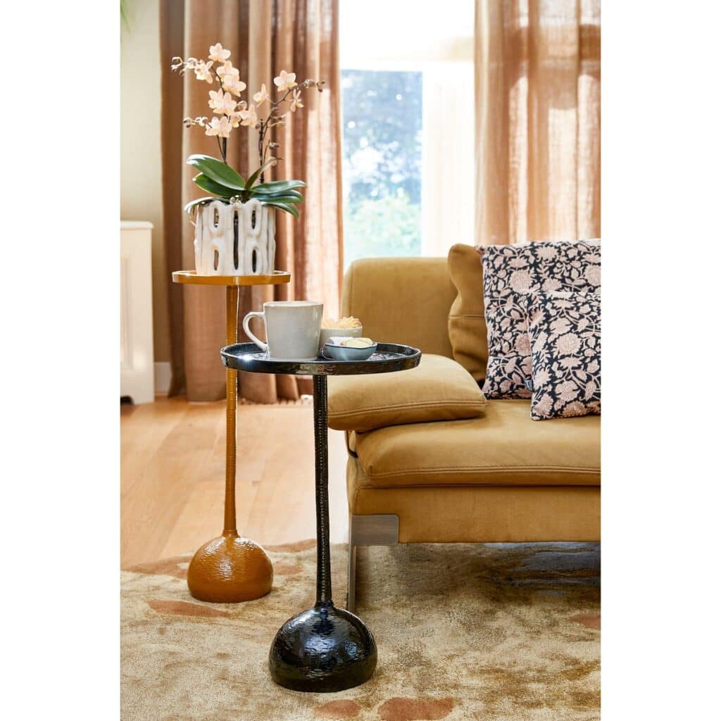 Colin Beistelltisch Black von Mica Decorations – eleganter Beistelltisch mit runder Platte