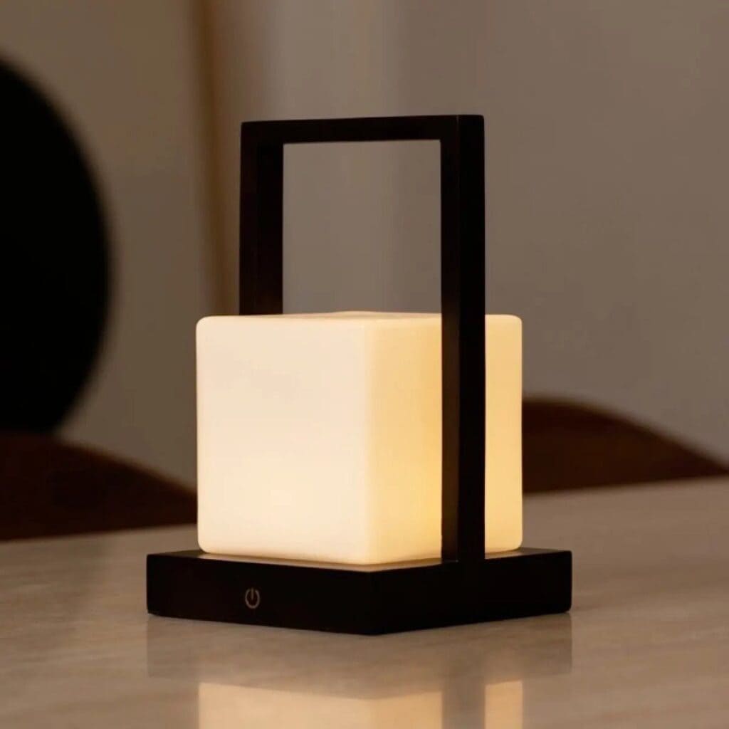Noa Tischlampe Dunkelbraun - wiederaufladbar und dimmbar