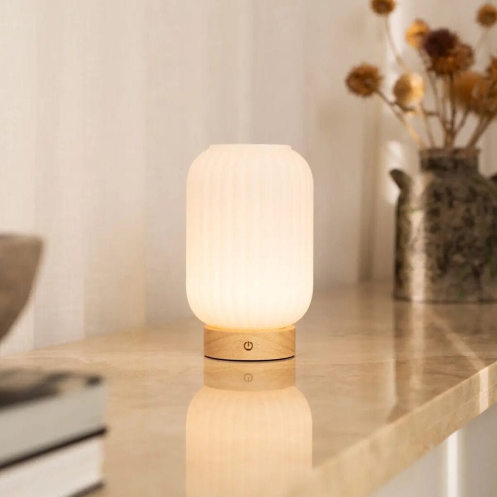 Lilly Tischlampe Hellbraun - wiederaufladbare Lampe mit 3 Lichtmodi