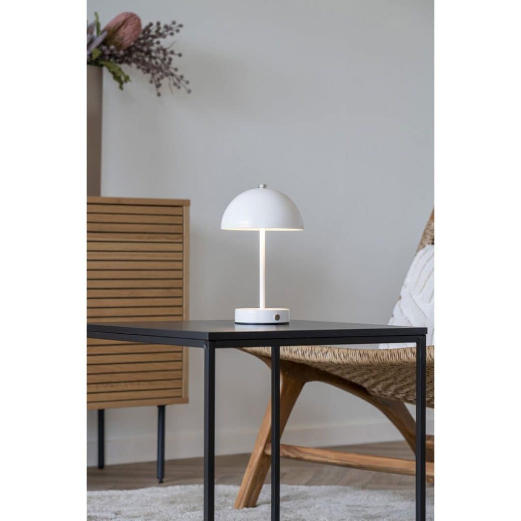 Holt Tischlampe Weiß - moderne LED-Tischleuchte aus Metall