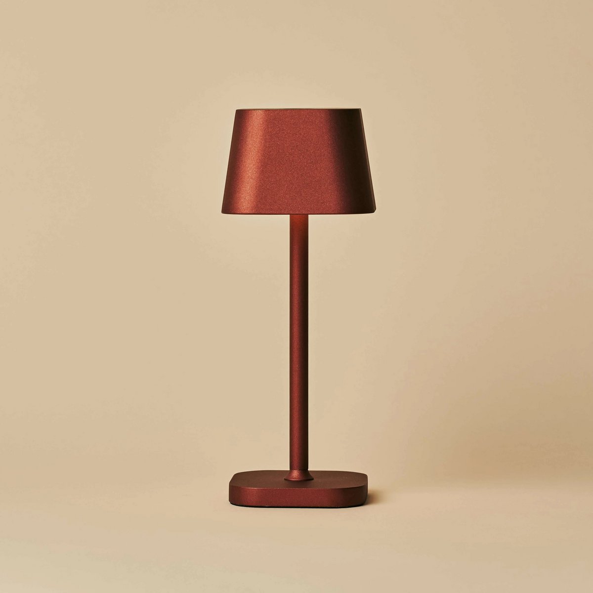 8b7f7834-e320-43c0-ab6d-6fcd31095ead_1200x1200_fill.jpg Ava Tischlampe Bronze - wiederaufladbare, kabellose Tischlampe