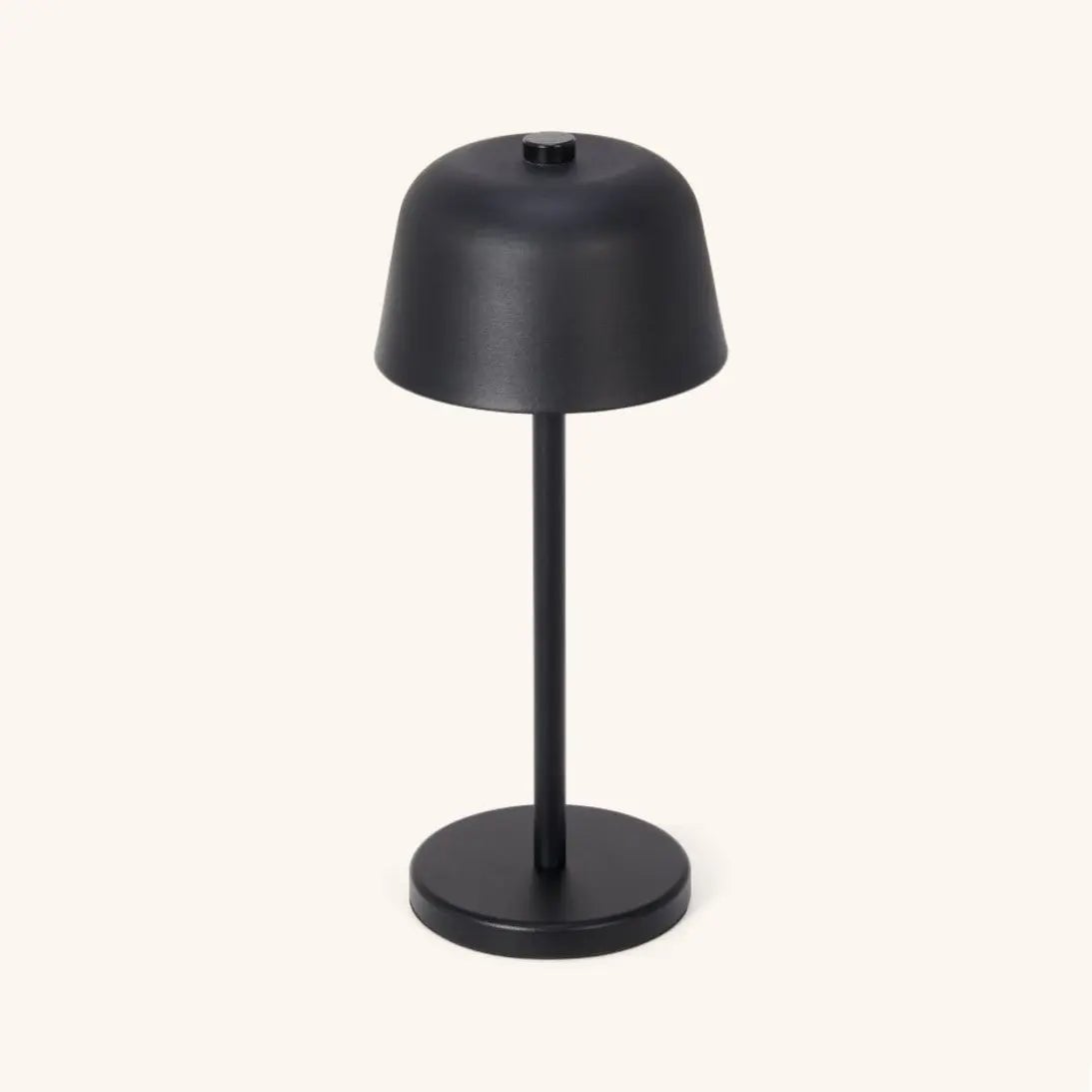 9bab73d0-1e57-48fb-96e5-c1f53861ea6c_1200x1200_fill.jpg Asta Tischlampe Schwarz - elegante, kabellose Tischlampe mit dimmbarer LED-Technologie