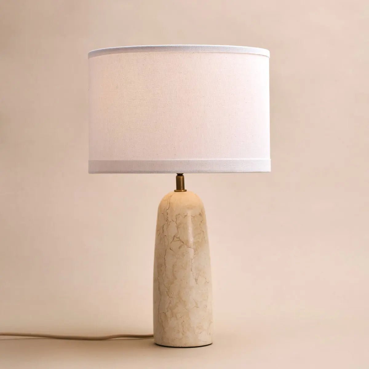 f5d3282e-ad41-4168-8c28-76596bdc46cc_1200x1200_fill.jpg Charlet Tischlampe Mamoroptik mit Marmorsockel und Baumwollschirm