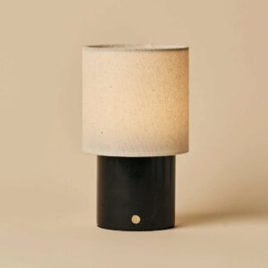 Nola Tischlampe Schwarz aus Marmor mit modularen Lampenschirm