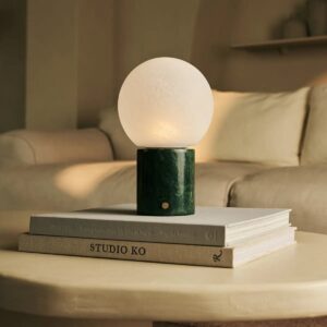 Metsu Tischlampe Dunkelgrün aus Marmor mit modularem Design