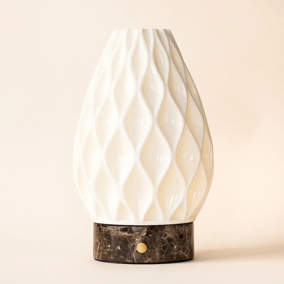 6c349134-f1ac-433b-be76-263ffdb8eb19_1200x1200_fill.jpg Vela Tischlampe Dunkelbraun von Rijks Collection – elegantes Design aus Porzellan
