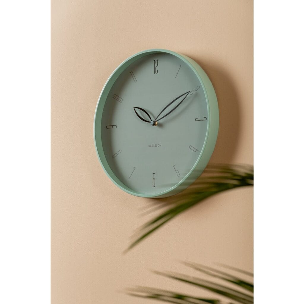 Blumini Wanduhr Blau von Boxtel & Buijs – elegante Wanduhr mit klassischem Gehäuse