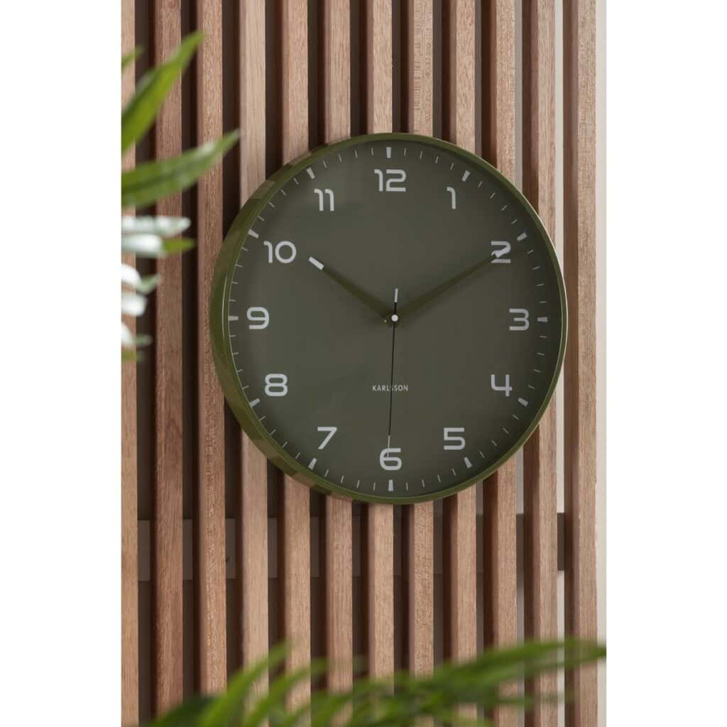 Alvia Wanduhr Dunkelgrün - elegante Wanduhr aus Aluminium