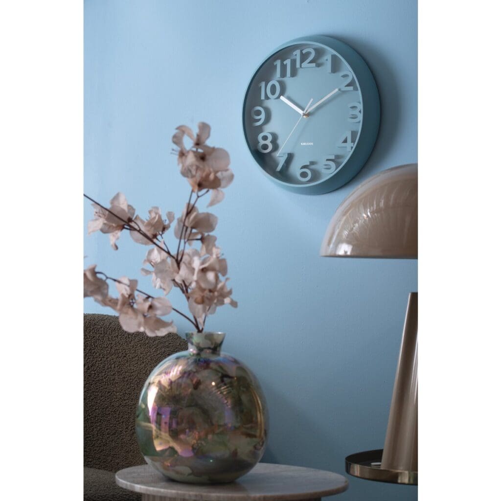 Hary Wanduhr Hellblau - elegante Wanduhr mit klassischen Zahlen