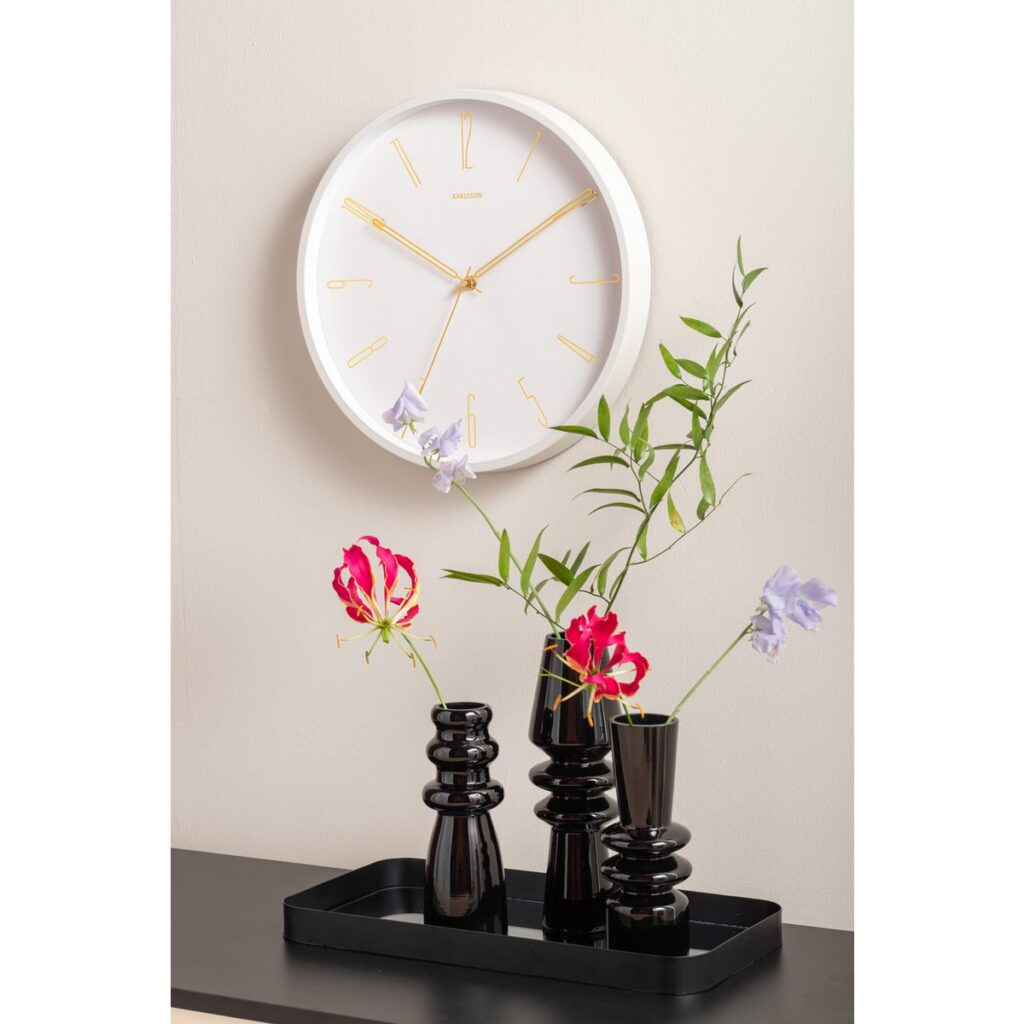 Bella Wanduhr Weiß von Karlsson – elegante Wanduhr aus Eisen