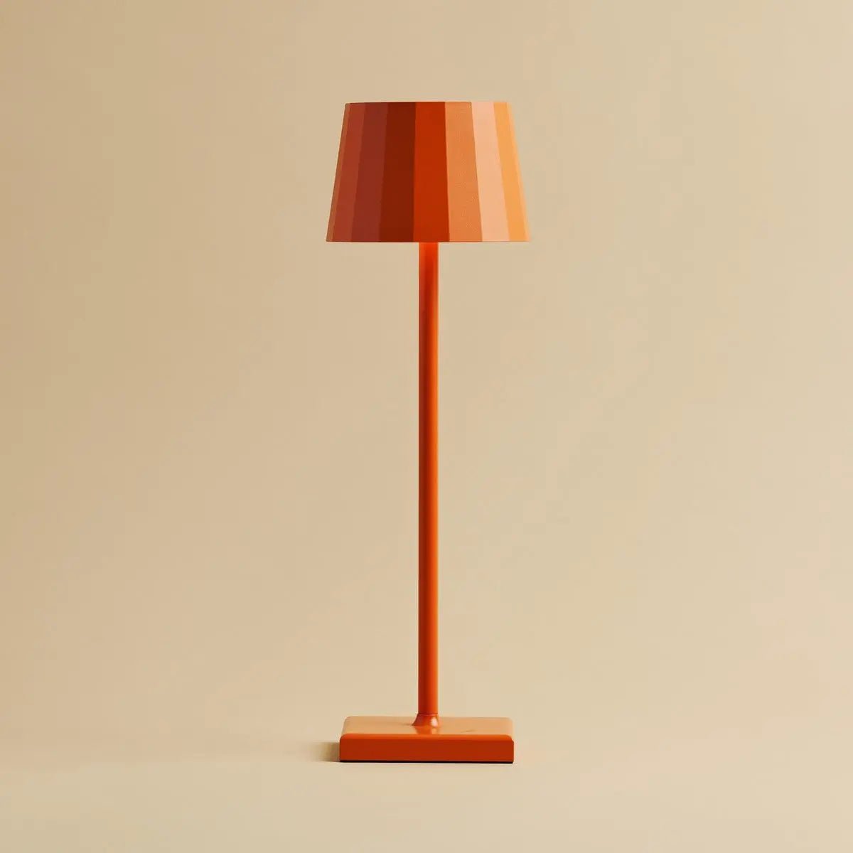 6d997a54-cde1-42fd-baf5-fc9881a4d064_1200x1200_fill.jpg Wouter Orange Blossom Wiederaufladbare Tischlampe | Kabelloses Laden und 120 Stunden Akkulaufzeit – Bild 1