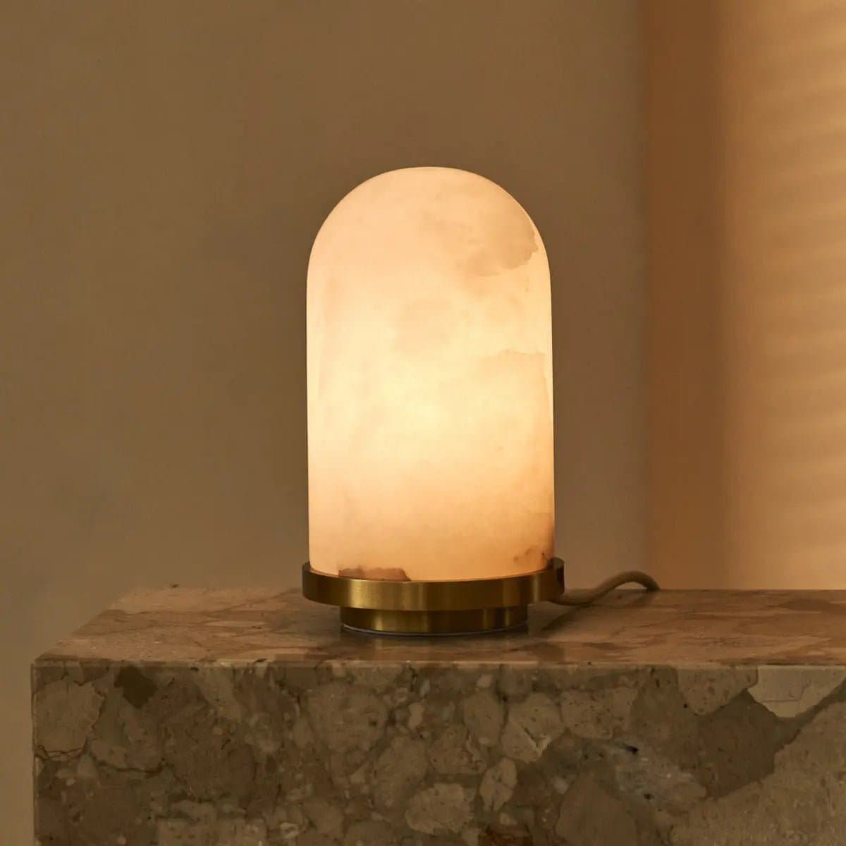 a238bfd7-3528-450b-b506-3baa09571d23_1200x1200_fill.jpg Mateo Alabasterlampe | Stilvolle und goldene Akzente – Bild 1